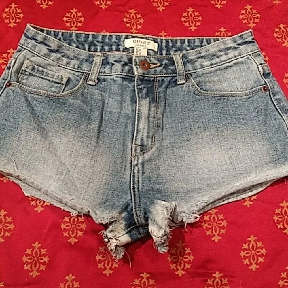 Forever 21 short